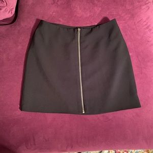 Forever 21 fitted black zipper skirt 🖤